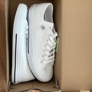 Hurley white canvas shoes NEW